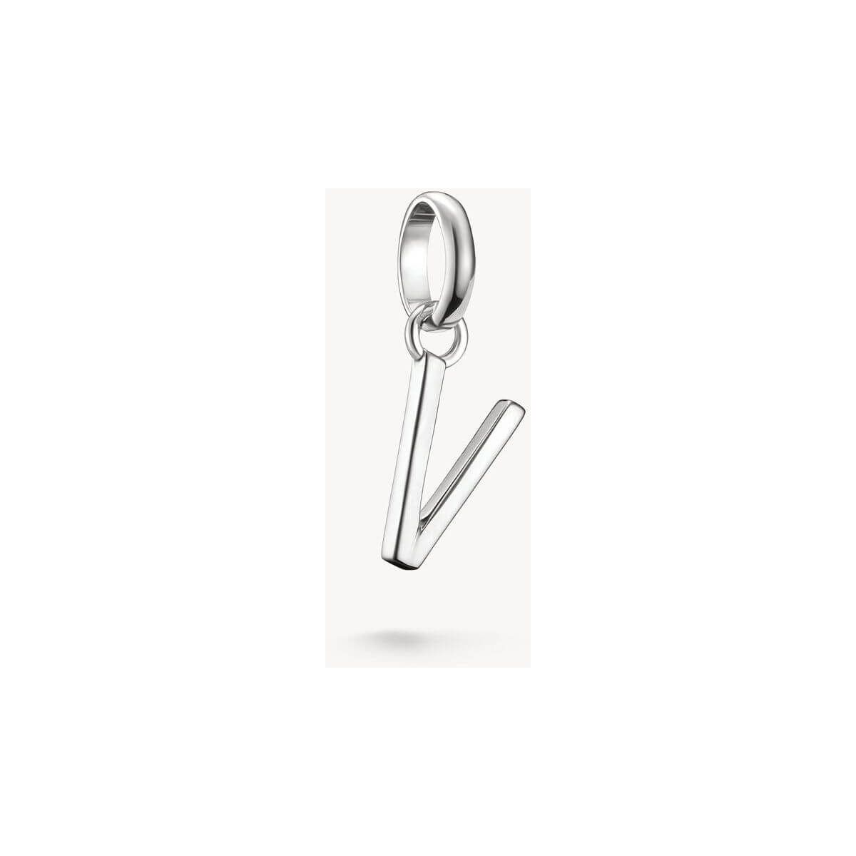 Pendentif charm lettre V en argent 925 recyclé, design rectiligne pour personnaliser vos bijoux.