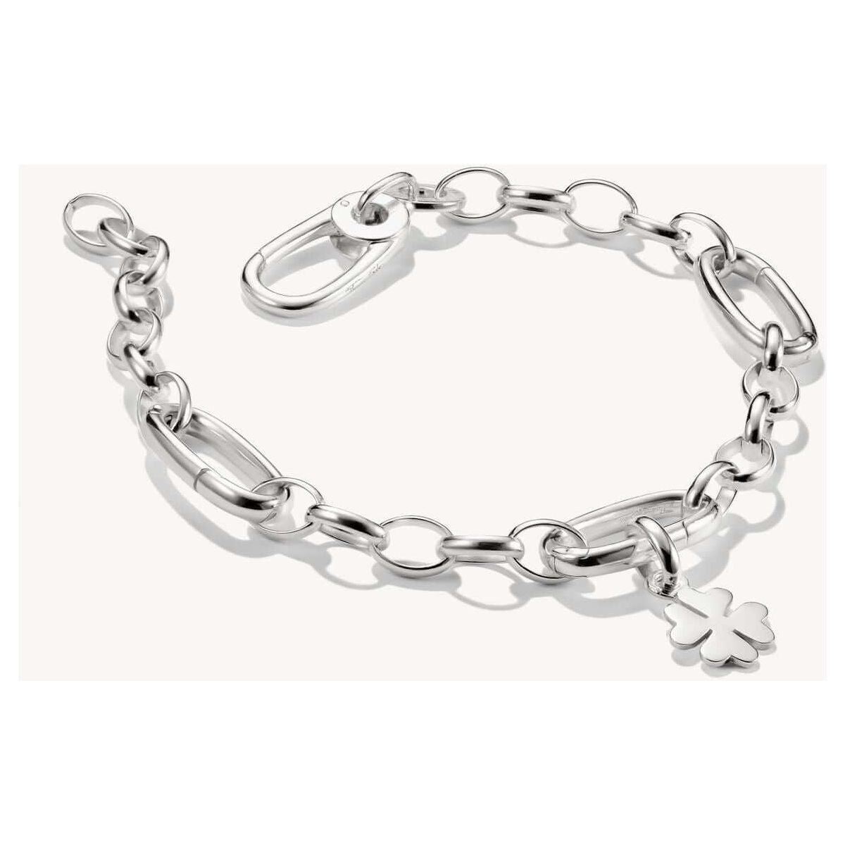 Bracelet charm en argent 925 recyclé avec trois Connect Links et breloque unique, élégant et personnalisable.