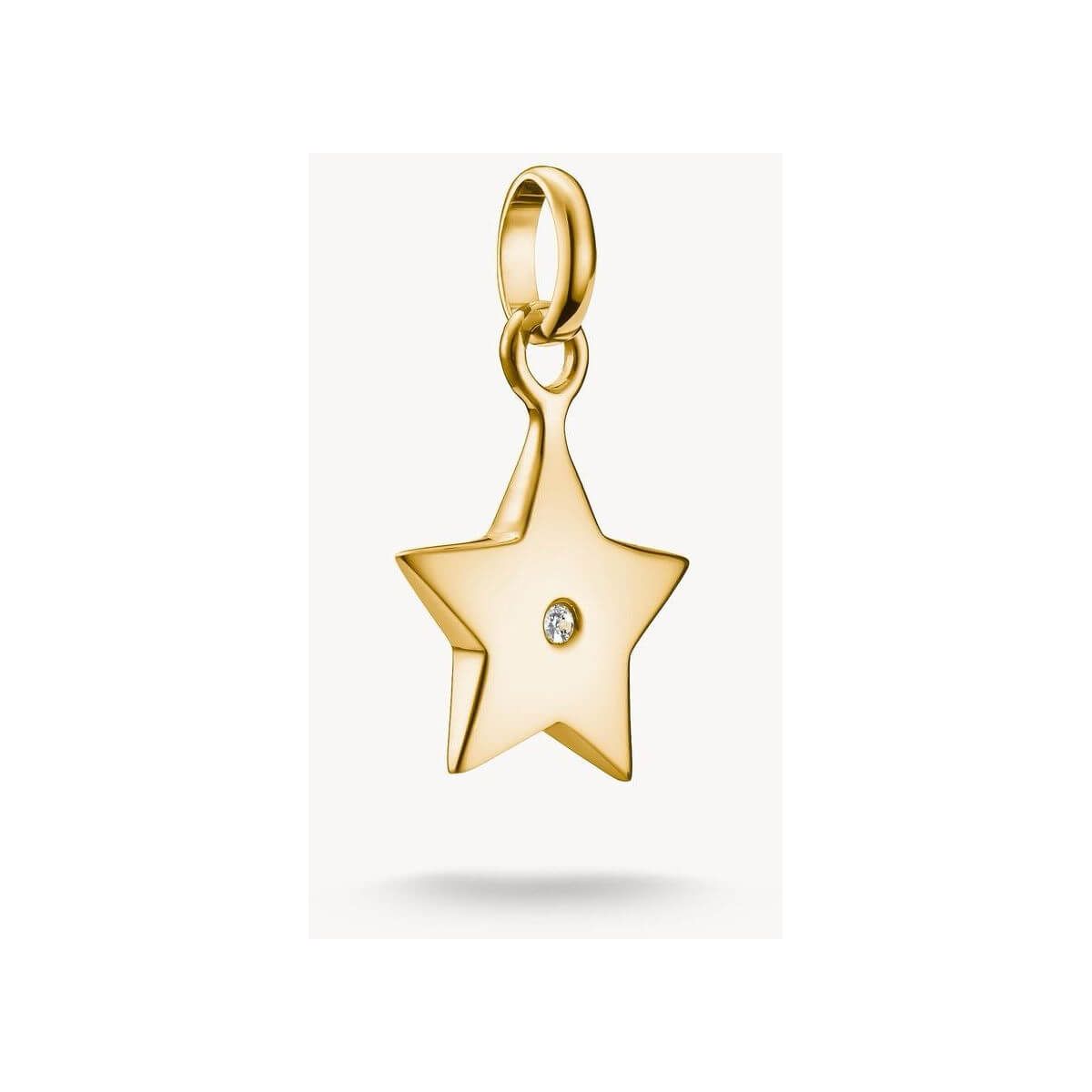 Pendentif charm étoile en or plaqué, avec zircon blanc au centre, symbole d'élégance et de guidance.