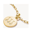 Pendentif charm angélique 222 en plaqué or avec trois pierres blanches, symbole d'harmonie et d'élégance.