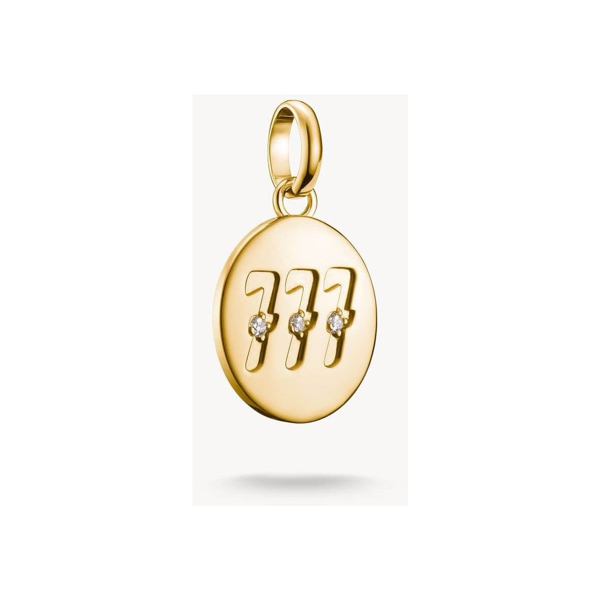 Pendentif charm numéro angélique 777 en plaqué or, orné de trois pierres blanches en zirconium.