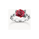 Bague Roses Romance argent en argent noirci avec rose rouge en émail, design inspiré de la victorien.