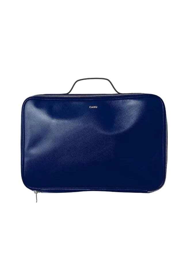 La Maxi Pochette Claude in navy blue, durable PVC outer, perfect for 13-inch laptops with gold zipper.